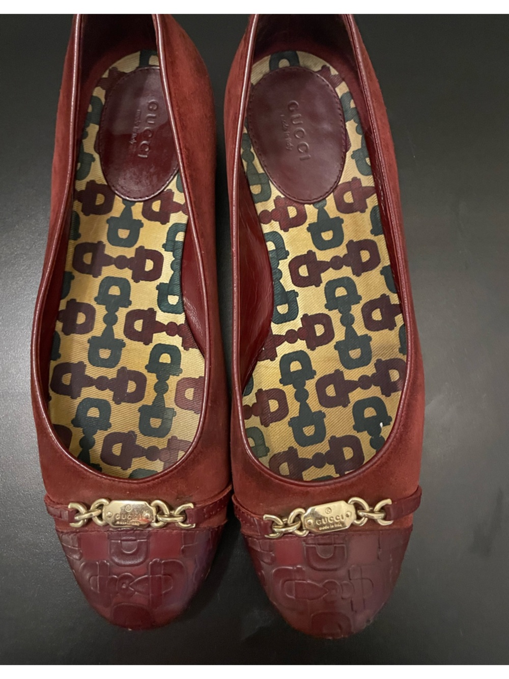 Gucci Burgundy Leather Ballet Flats with Gold Chain Accent
